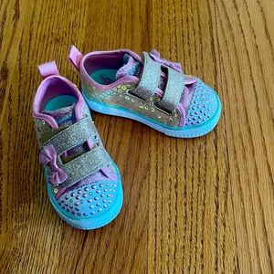 Toddler girl Velcro sneakers!